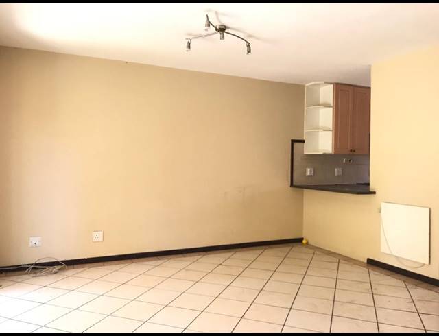 2 BEDROOM TOWNHOUSE RENTED IN DIE HOEWES